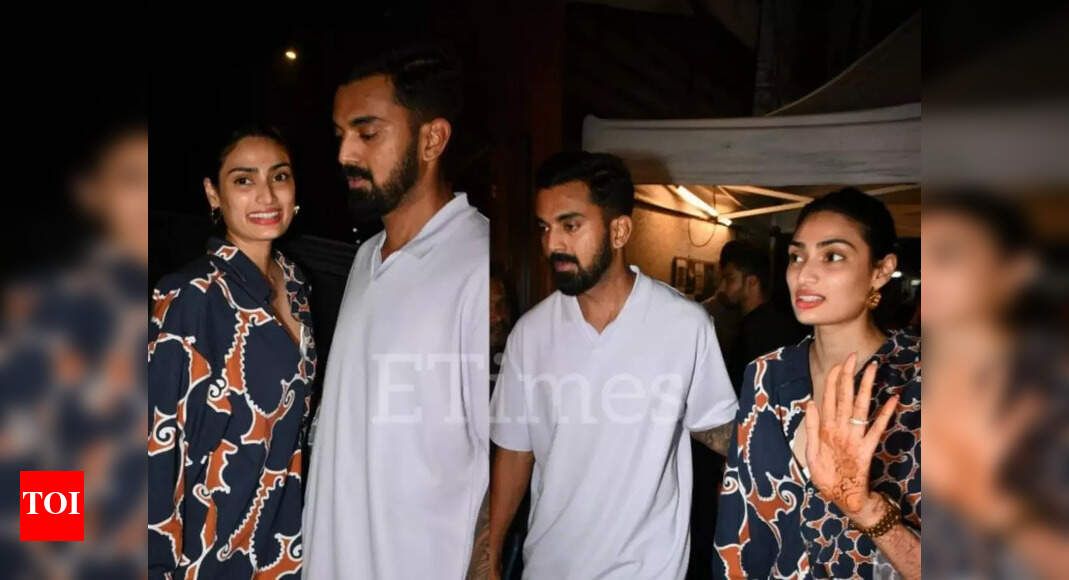 Newly wed couple Athiya Shetty and KL Rahul spotted at a dinner date – Times of India