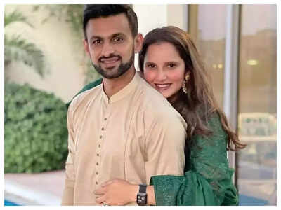 Are divorce rumours put to rest? Shoaib Malik hugs wife Sania Mirza in THIS viral video