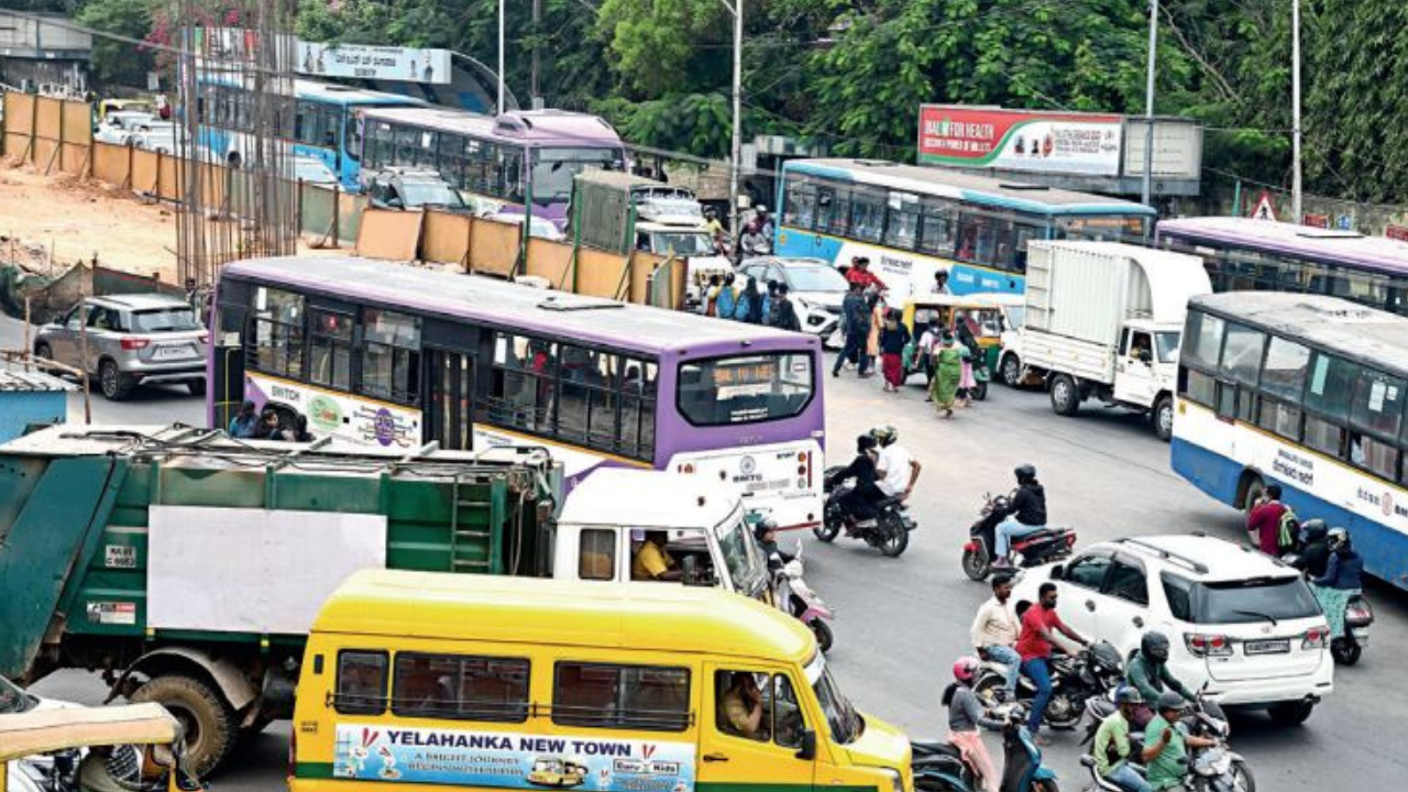 Top 10 Biggest Bus Stations In India Top 10 Best Bus 56 Off