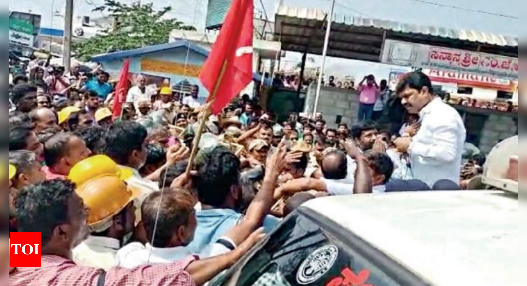 कर्नाटक में वीआईएसएल के कार्यकर्ताओं ने भाजपा के खिलाफ नारेबाजी की  मैसूर समाचार – टाइम्स ऑफ इंडिया