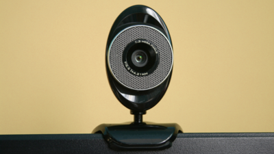 Webcam của laptop không đáp ứng nhu cầu video call của bạn? Đừng lo lắng nữa vì đây là địa chỉ bạn cần tới! Hãy xem hình ảnh để tìm hiểu và lựa chọn webcam tốt nhất cho máy tính của bạn.
