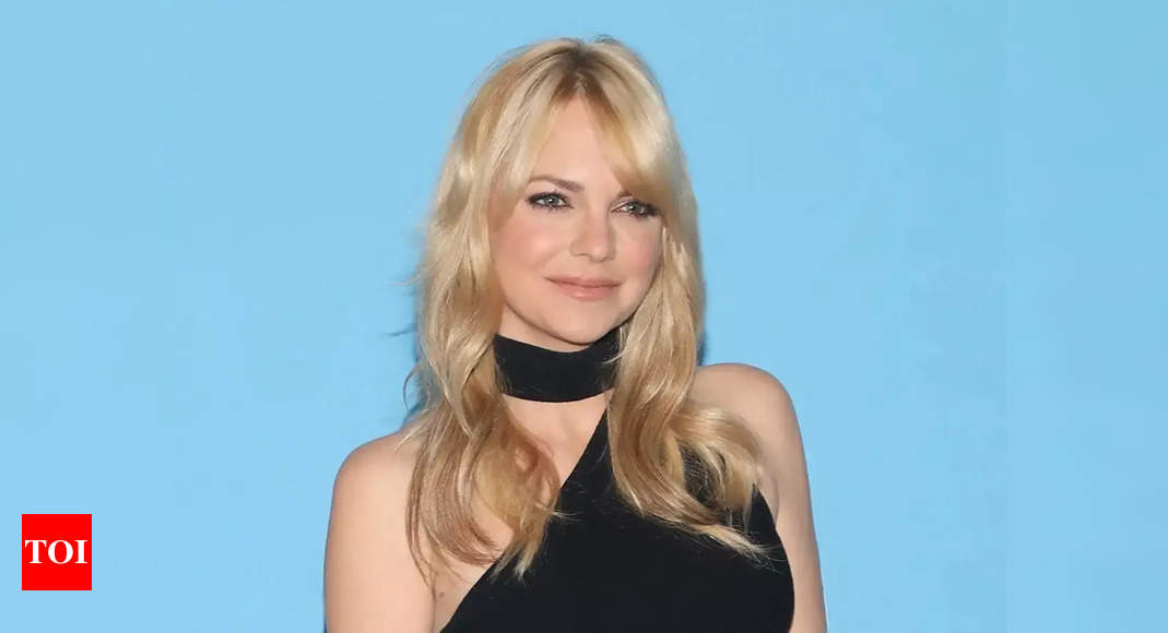 ‘mom Actress Anna Faris To Appear Nude In A Super Bowl Commercial For