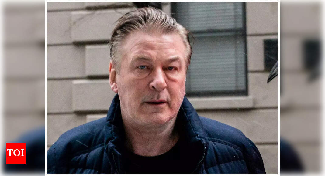 Alec Baldwin charged with involuntary manslaughter in 'Rust' shooting ...