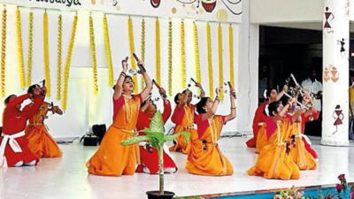 National integration theme at Vatsalya annual day in Pune