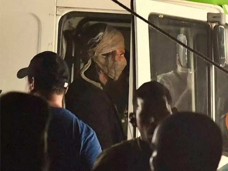 Shah Rukh Khan gets clicked on the sets of director Atlee's Jawan in his monster avatar, pictures go viral