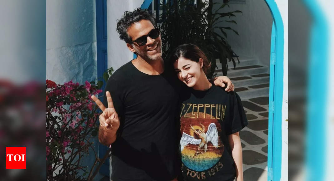 Ananya Panday announces collaboration with Vikramaditya Motwane; says ‘dreams do come true’ – Times of India