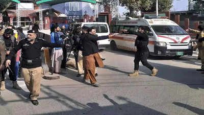 Pakistan mosque suicide bomber 'was in police uniform': police chief