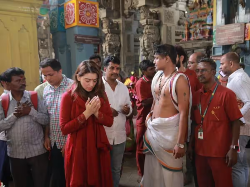 Hansika Motwani visits Kalikambal temple after shooting for 'Gandhari'