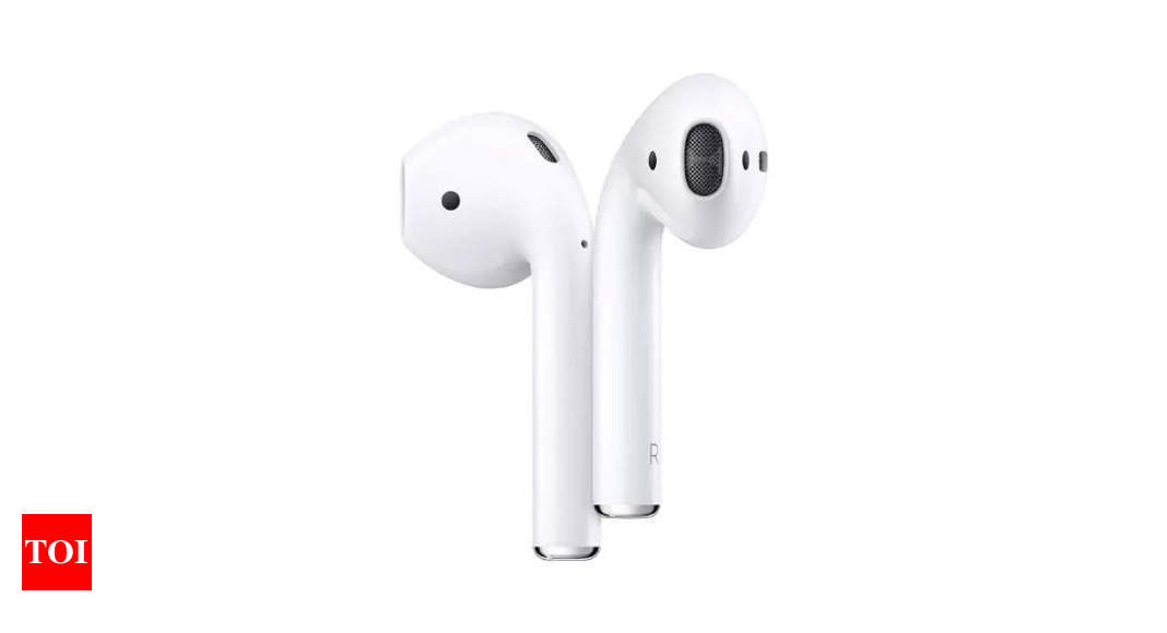 Apple’s ‘AirPods Lite’ may debut in 2024, says analyst – Times of India