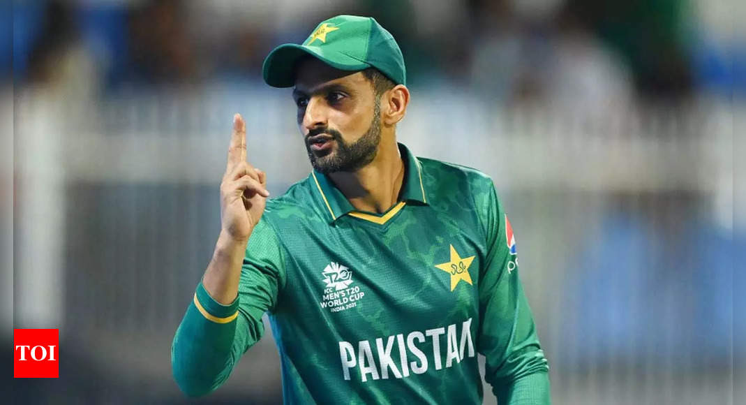 Watch: Shoaib Malik will get particular guard of honour on his five hundredth T20 match, turns into third cricketer to achieve the landmark | Cricket Information – Occasions of India