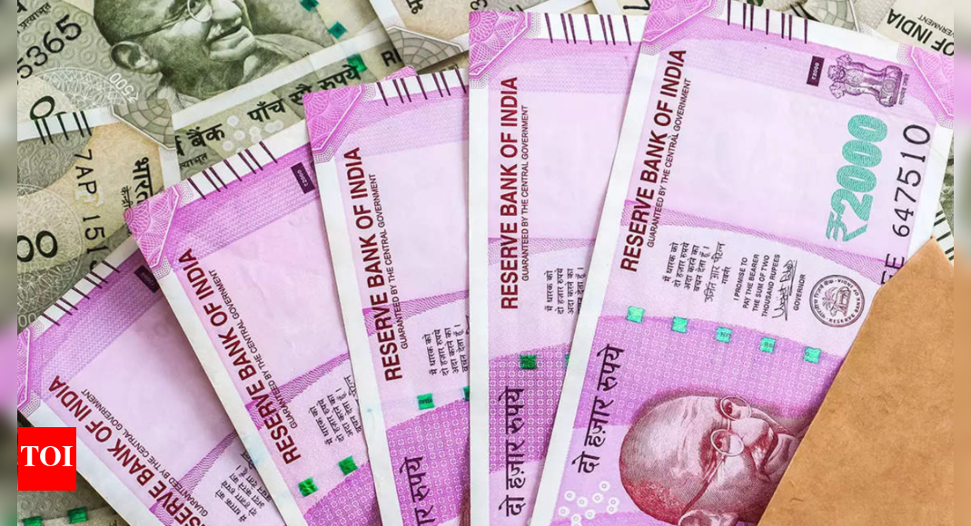 मुंबई पुलिस थाने का कोई सीसीटीवी फुटेज नहीं, शिकायतकर्ता को 25,000 रुपये का भुगतान करने के लिए वरिष्ठ बाबू |  मुंबई समाचार – टाइम्स ऑफ इंडिया