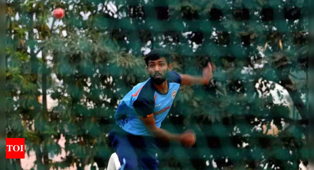 Border-Gavaskar Trophy: Barodian teaboy's spin casts spell on Australia batsmen - Indiatimes.com