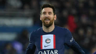 PSG in talks with Lionel Messi over renewing contract