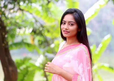 Sharmeen Akhee fights for life after burn injury, film unit shares