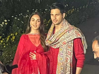 Live: Sidharth wore white, Kiara was in pink