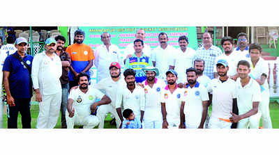 Maheep, Rasheed put Andhra on top