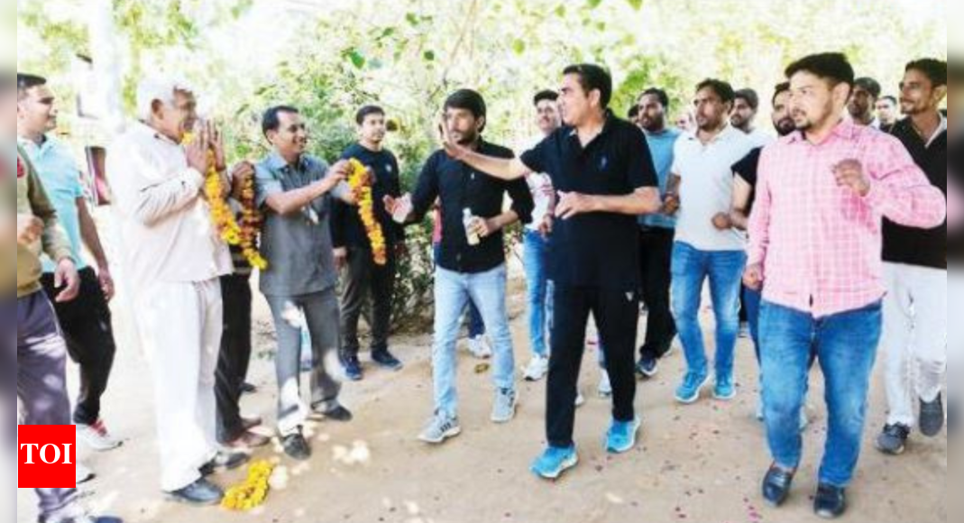 Baljeet Yadav Mla Runs From Dawn To Dusk To Seek Quota For Locals In