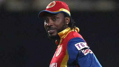 What happened when Chris Gayle visited the RCB fan in hospital after his six broke her nose