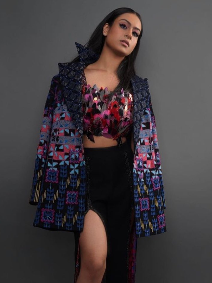 Nysa Devgn trolled for dark knees. How to use glycolic acid for even