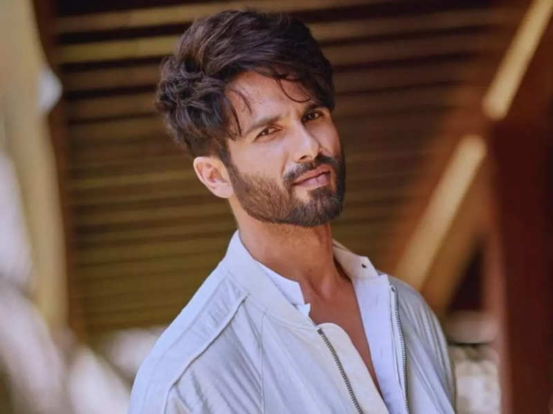 Shahid Kapoor to have a double role in Anees Bazmee's next: Report