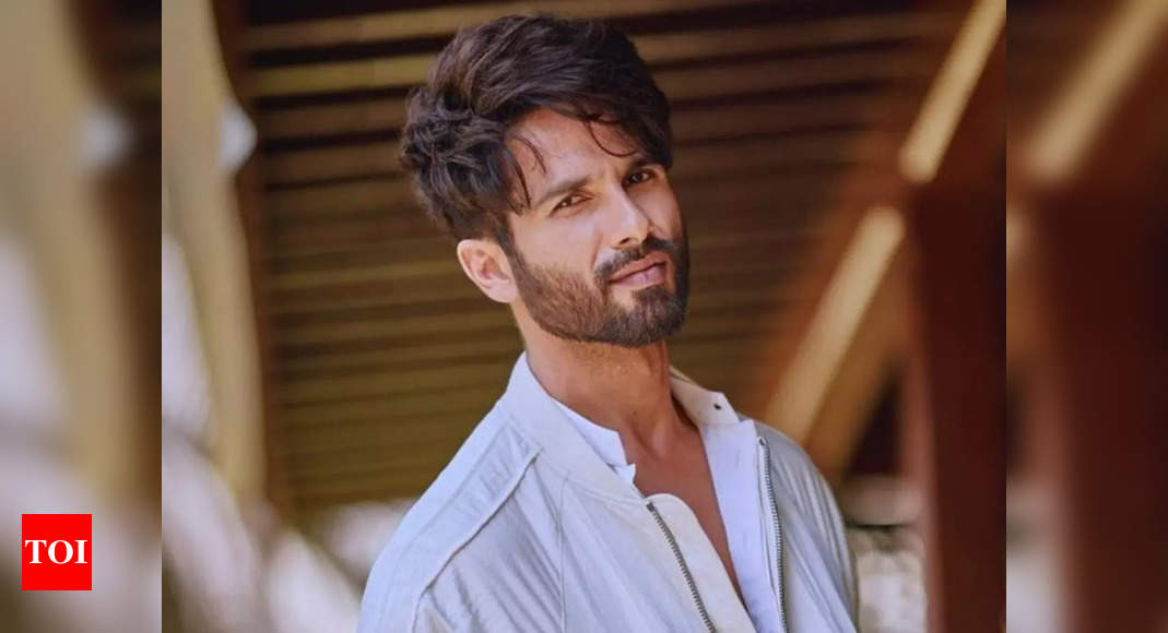 Shahid Kapoor to have a double role in Anees Bazmee’s next: Report – Times of India