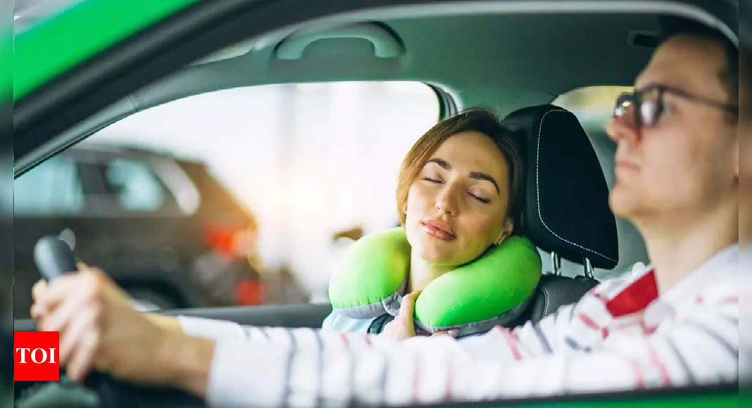 Car Neck Pillows: Make Your Drive Comfortable With 8 Best Car Neck Pillows  in India (2023) - The Economic Times