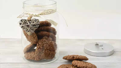 Unique and Large Cookie Jars with Gift Box Airtight Ceramic Cookie  Containers