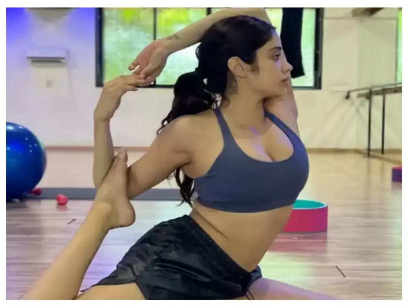 Watch: Janhvi Kapoor’s trainer Namrata Purohit shares a video of her working out