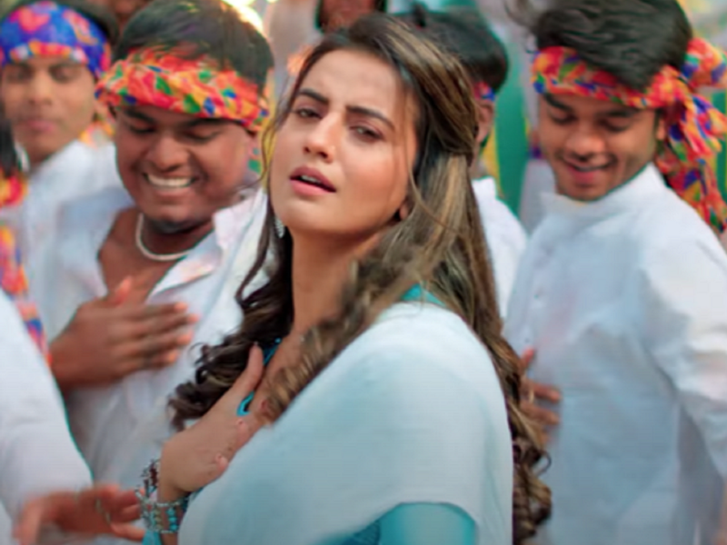 Holi 2023: Akshara Singh drops a special song 'Jija Dure Se God Lagi' |  Bhojpuri Movie News - Times of India