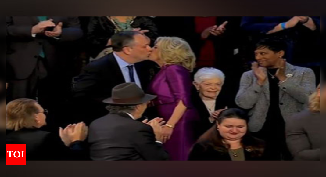 ‘Smooch of the Union’: US first lady steals show with wayward kiss – Times of India