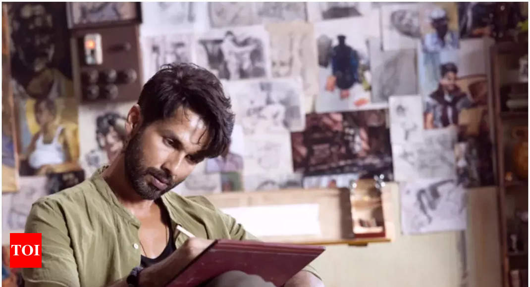 I Feel Farzi Is The Best Digital Debut Says Shahid Kapoor Times Of India 