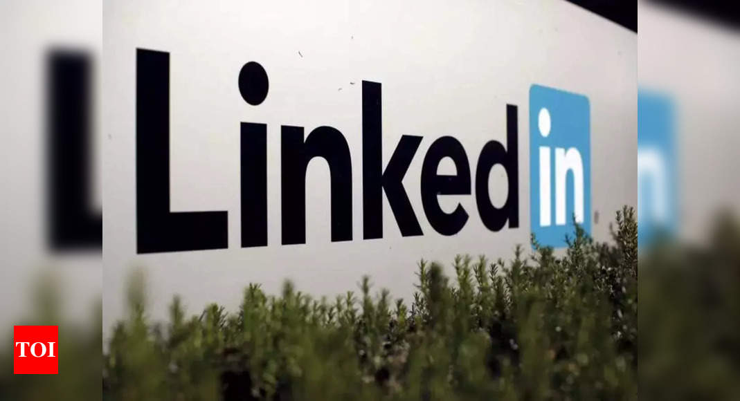 Linkedin: LinkedIn crosses 100 million members mark in India – Times of India