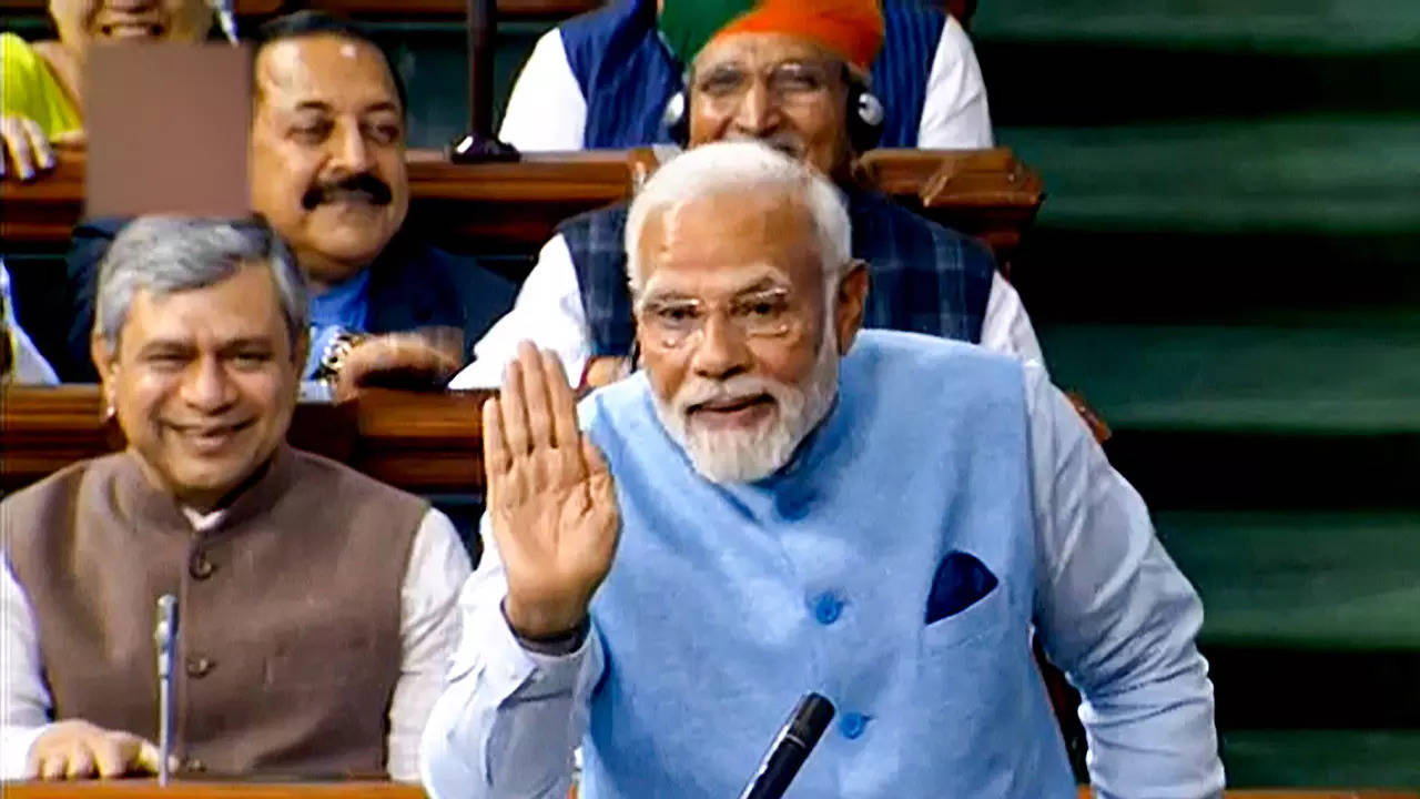 Narendra Modi: Narendra Modi accuses Congress of election scam