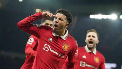 Super-sub Jadon Sancho helps Manchester United fight back for draw with Leeds United