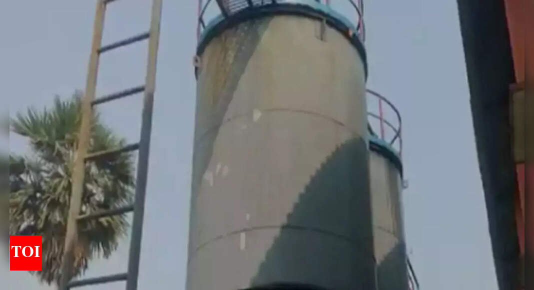 7 workers die while cleaning oil tanker at factory in Andhra Pradesh's