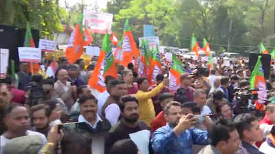 Delhi Bjp Demands Removal Of Manish Sisodia Over Aap S Snooping On Delhi Bjp Demands Removal Of Manish Sisodia Over Aap S Snooping On