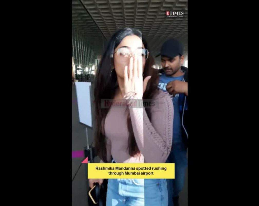 
Rashmika Mandanna and Raashi Khanna spotted at Mumbai airport
