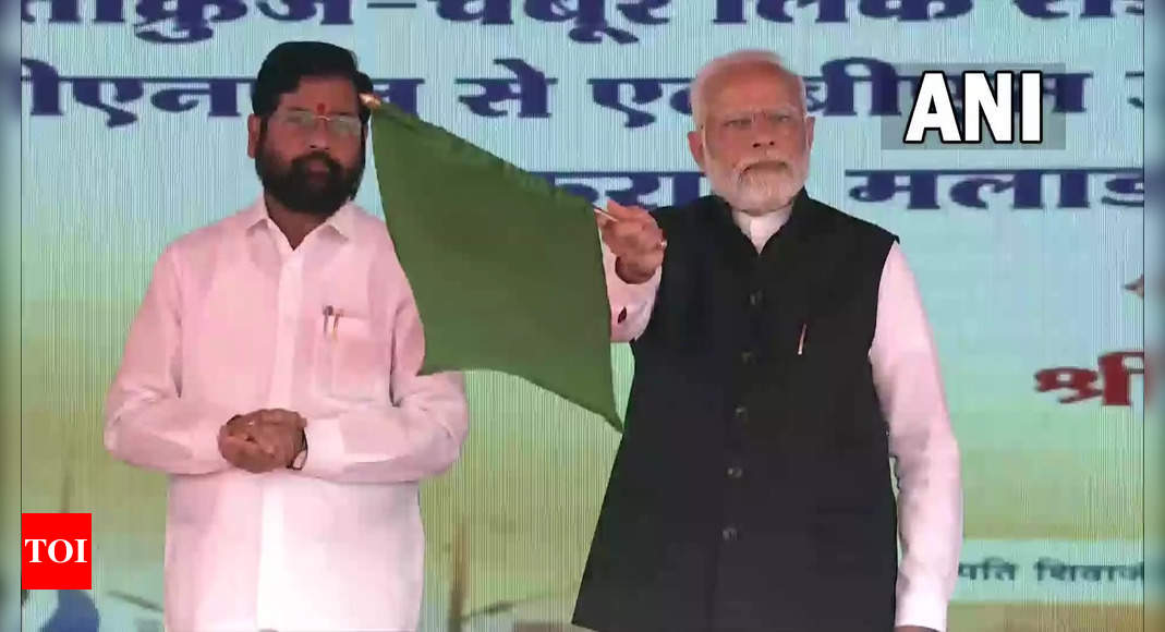 Vande Bharat Launch Updates Pm Modi Flags Off Solapur Mumbai Vande