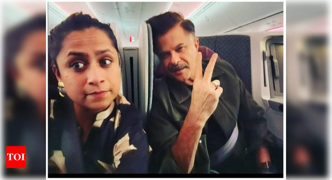 Anil Kapoor helps calm a female passenger during a turbulent flight, here’s what happened next! – Times of India