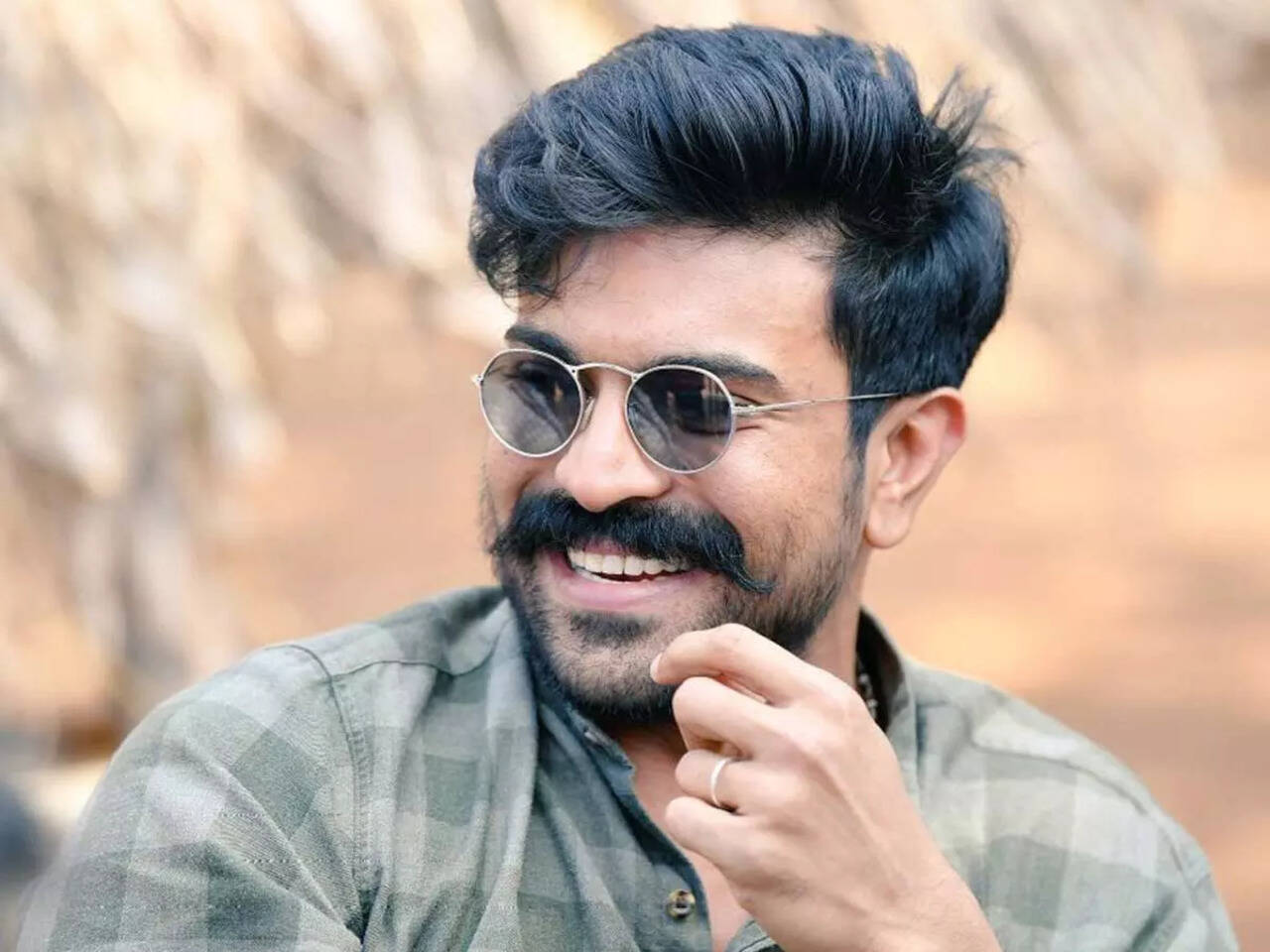 Ram Charan heads to Kurnool to shoot for #RC15; welcomed by a sea ...