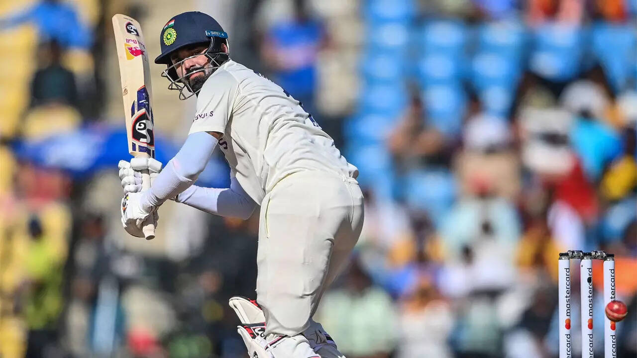 Selection based on favouritism': Venkatesh Prasad slams KL Rahul for being  consistently inconsistent | Cricket News - Times of India