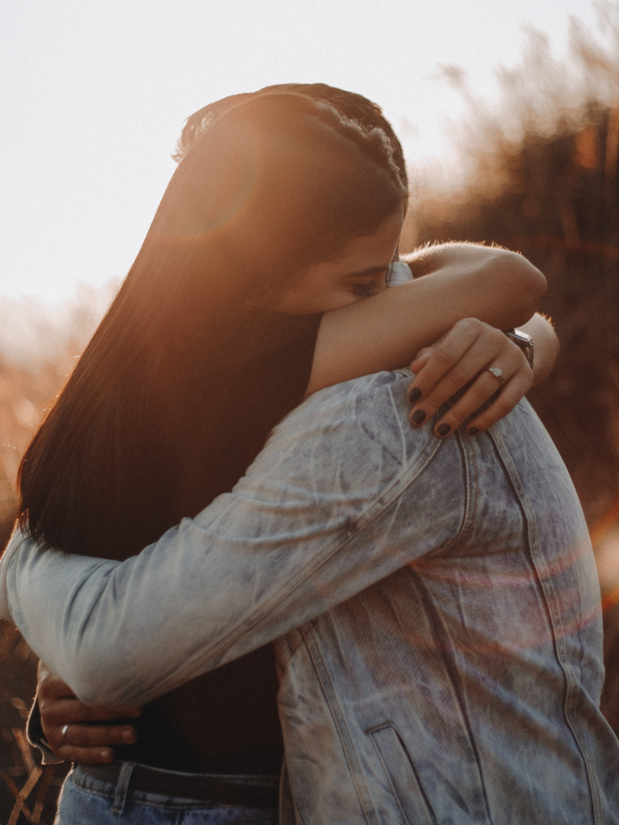 Hug Day Happy Hug Day quotes for love, girlfriend, wife, boyfriend