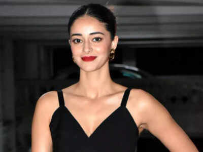 Netizens can't stop gushing over Ananya Panday's neon bikini look and