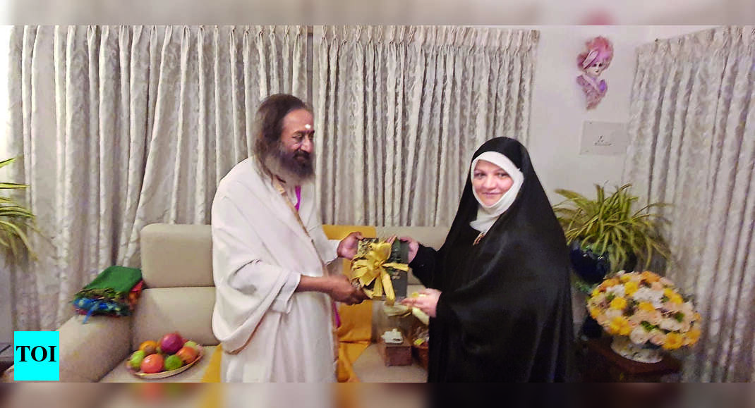 Amatul Aatifa: Amatul Aatifa Meets Sri Sri Ravishankar | Chennai News ...