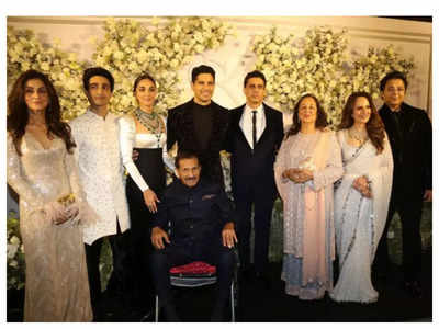 See video: The Malhotras and Advanis pose together in adorable family photo at the Sid-Kiara reception