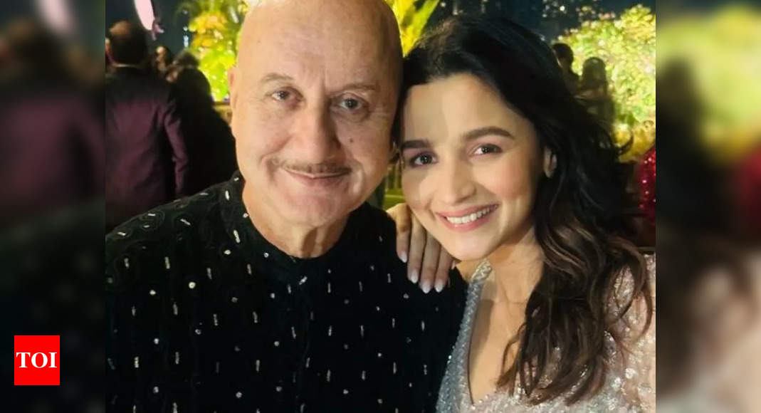 Anupam Kher drops a picture with Alia Bhatt with a heartfelt note, from Sidharth Malhotra-Kiara Advani’s reception! – Read inside – Times of India