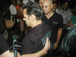 Salman heads to US for surgery
