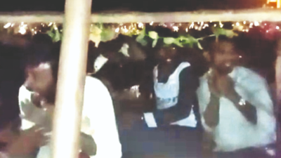 Engineering students, mess workers fight over quality of chicken curry in Coimbatore, video goes viral