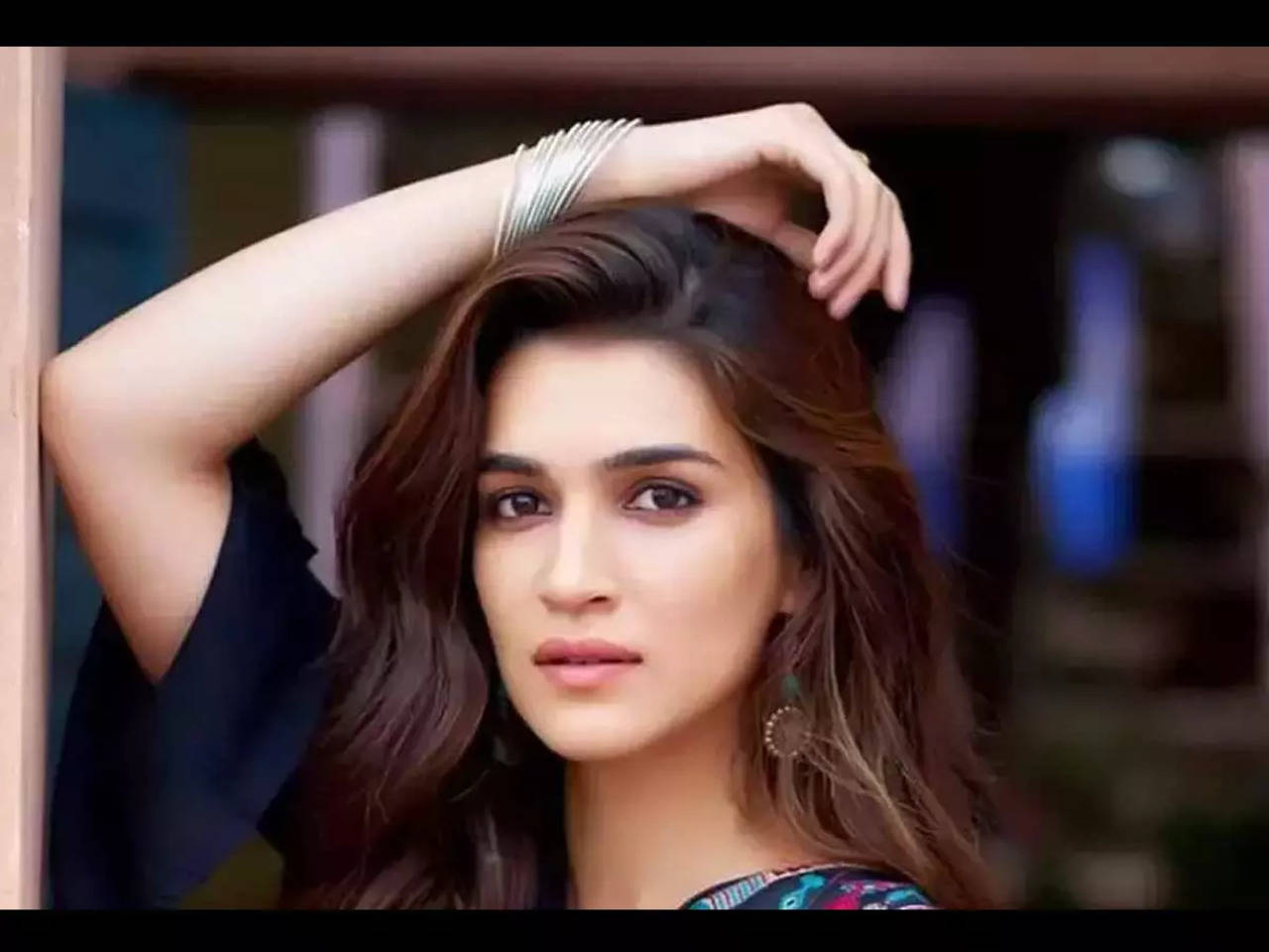 An actor should always have mixed bag of films: Kriti Sanon ...