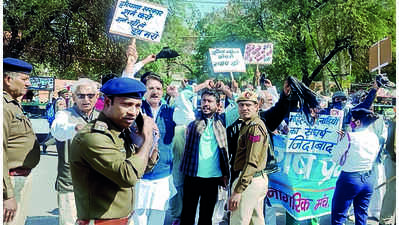 Manohar Lal Khattar in Maharshi Dayanand University, protests follow